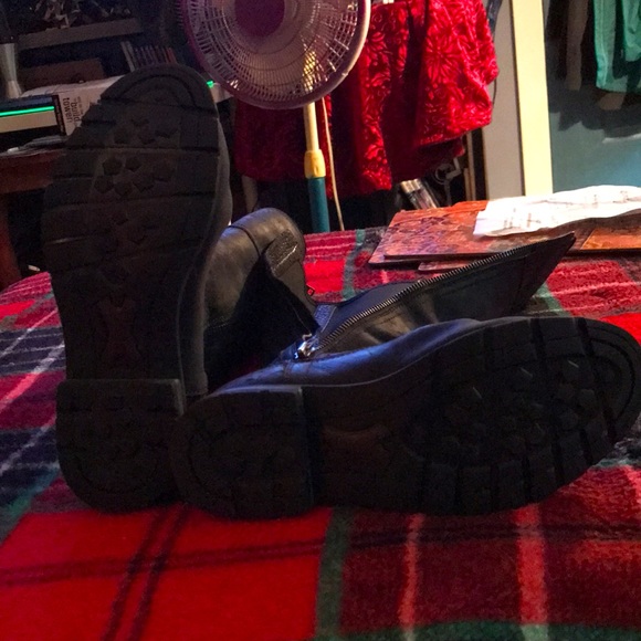 Black, size 5.5B Ariat, Sutton II waterproof boot - Picture 4 of 4